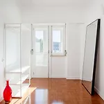 דירה Campolide 2br Flat ליסבון