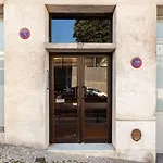 Campolide 2br Flat Apartmán *