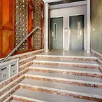 Campolide 2br Flat דירה