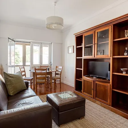 Campolide 2br Flat Lejlighed *