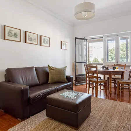 Campolide 2br Flat アパート リスボン