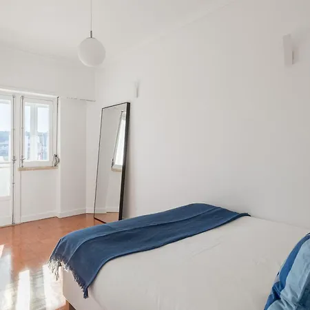 Campolide 2br Flat Lejlighed Lisboa