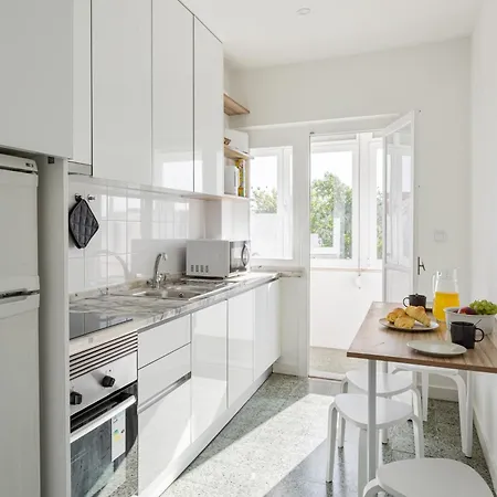Campolide 2br Flat Lejlighed Lisboa