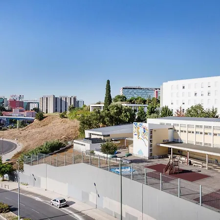 Campolide 2br Flat شقة