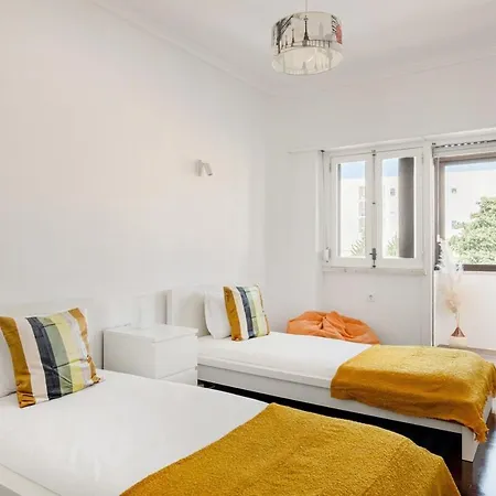 Campolide 2br Flat *