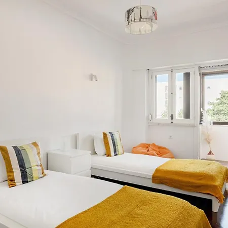 Campolide 2br Flat Lejlighed Lisboa