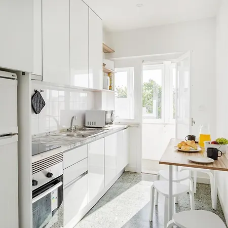 شقة Campolide 2br Flat *