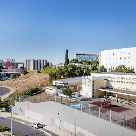 Campolide 2br Flat شقة