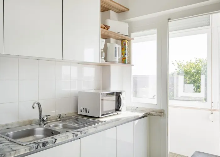 Campolide 2br Flat شقة